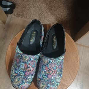 Savvy Paisley Patterned Mules - Blue and Pink